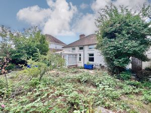 REAR GARDEN- click for photo gallery